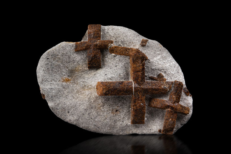 Staurolite-MIM_Museum(2007).jpg