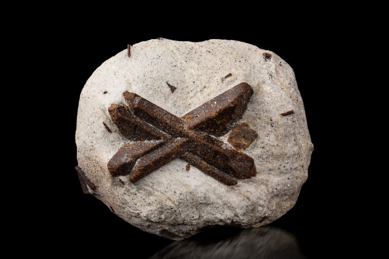 Staurolite-MIM_Museum(2008).jpg