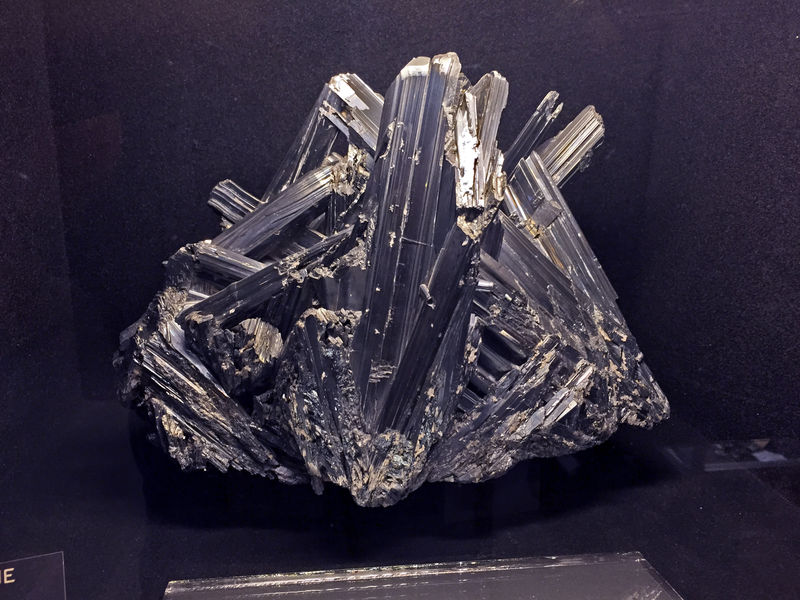 Stibnite04.jpg