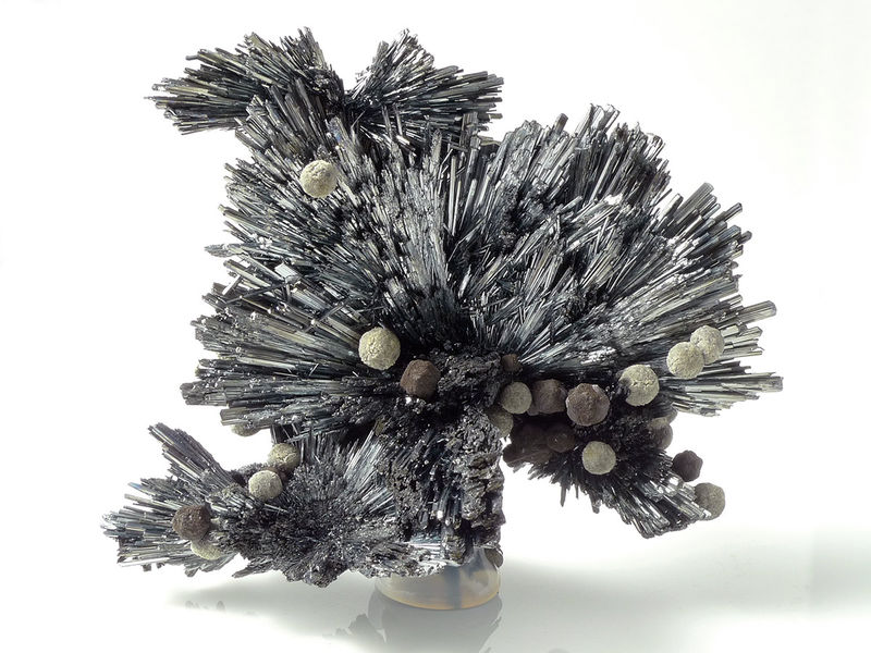 stibnite05a.jpg