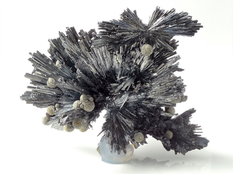 stibnite05b.jpg