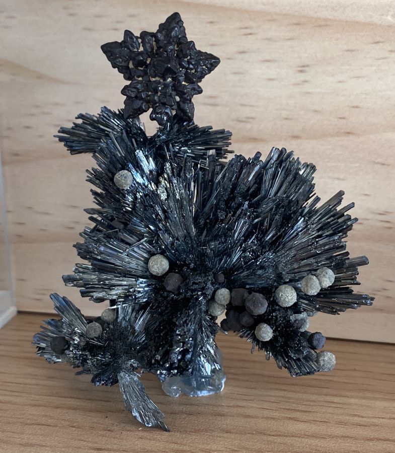 stibnite-siderite-star.jpg