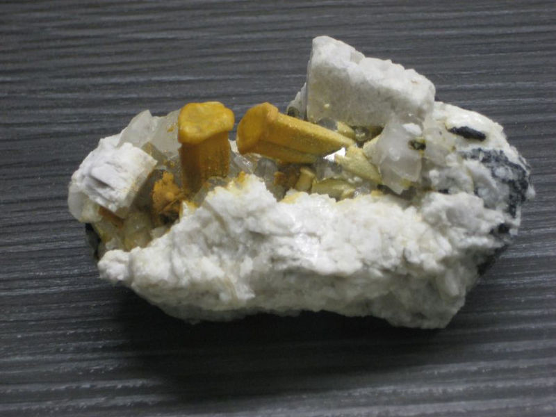 t_img_2540_248 Muscovite ps. after elbaite.jpg