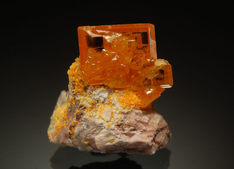 TN034 Wulfenite - Rowley Mine.jpg