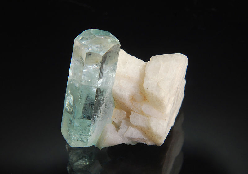 TN090 Beryl var. aquamarine - Shigar Valley, Gilgit-Baltistan, Pakistan.jpg