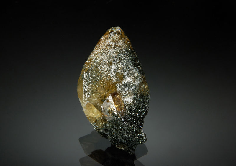 TN153 Titanite - Thörlbirg, Gamsmutter, Untersulzbach Valley, Hohe Tauern, Salzburg, Austria.jpg