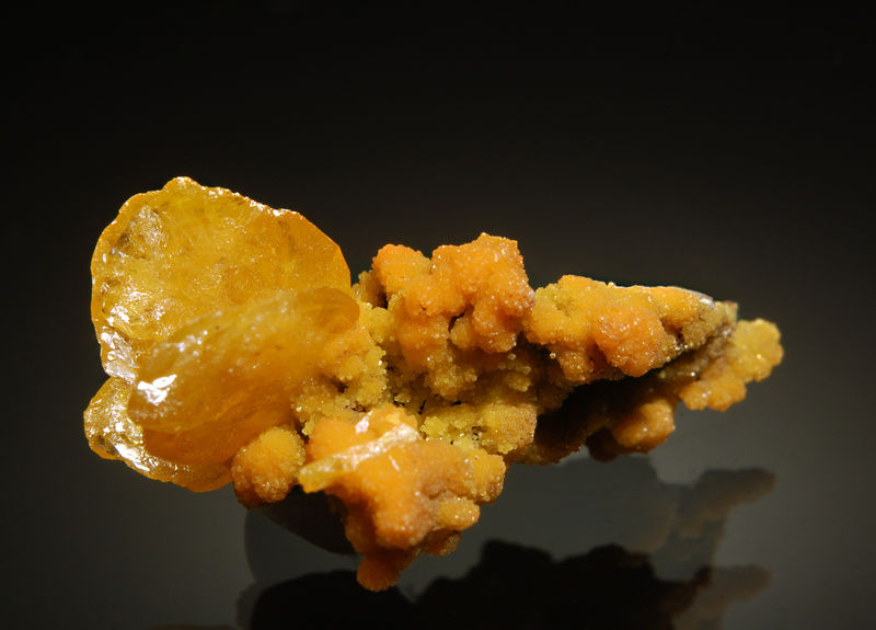 TN396 Wulfenite - San Francisco Mine.jpg