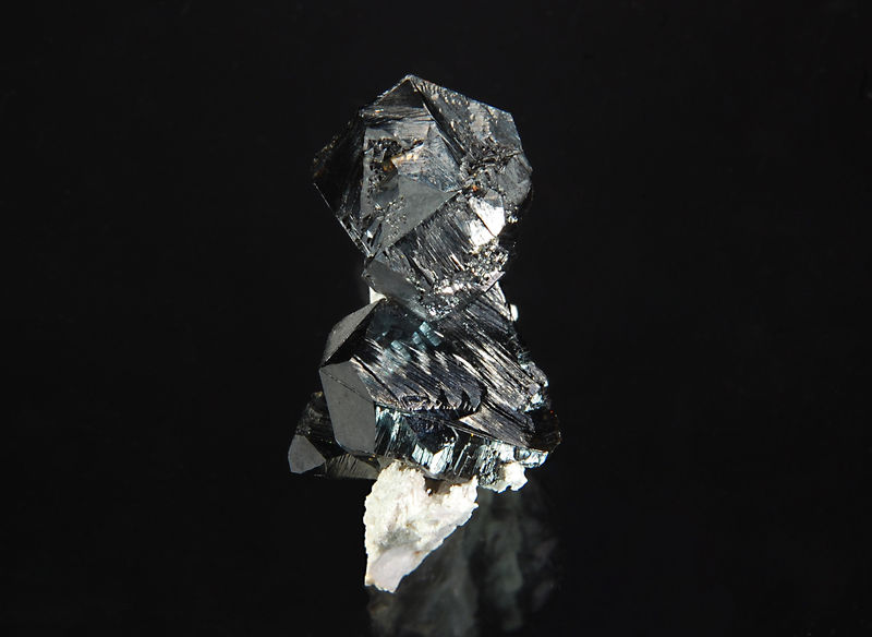 TN417 Sphalerite - Galbraith Quarry, Smithshire, Henderson County, Illinois.jpg