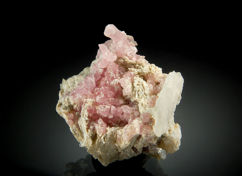 TN455 Rose Quartz - Plumbago Mt., Oxford County, Maine.jpg