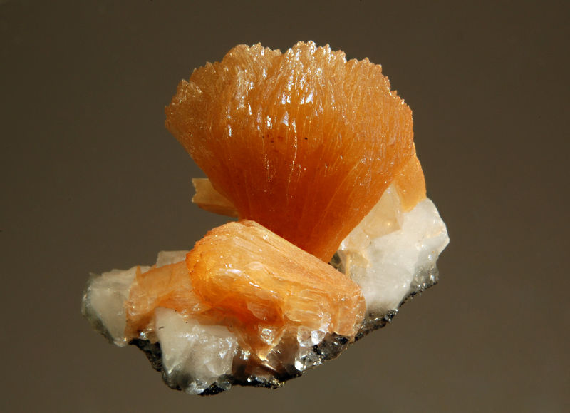 TN542 Stilbite.jpg