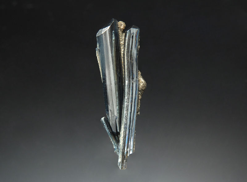 TN550 Stibnite - Socavon Mine, Cercado Prov., Bolivia.jpg