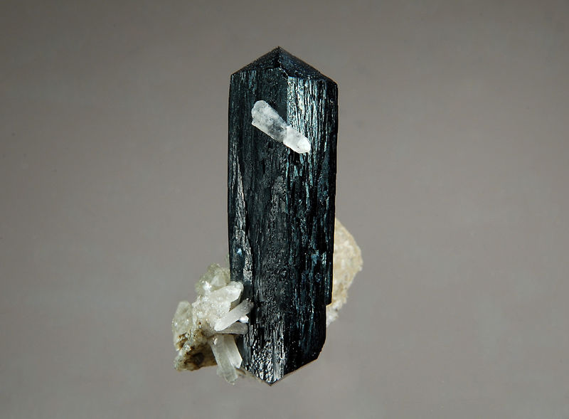 TN577 Ilvaite - Huanggang Mines, Chifeng, Inner Mongolia, China.jpg