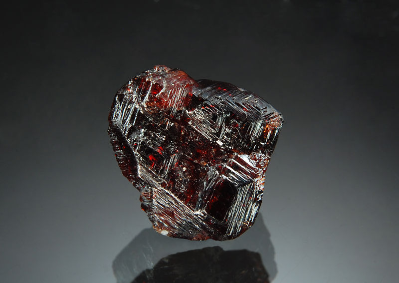 TN607 Spessartine - Braldu Valley, Gilgit-Baltistan, Pakistan.jpg