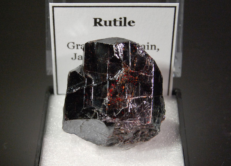 TN821 Rutile - Graves Mt., Lincoln Co., Georgia.jpg