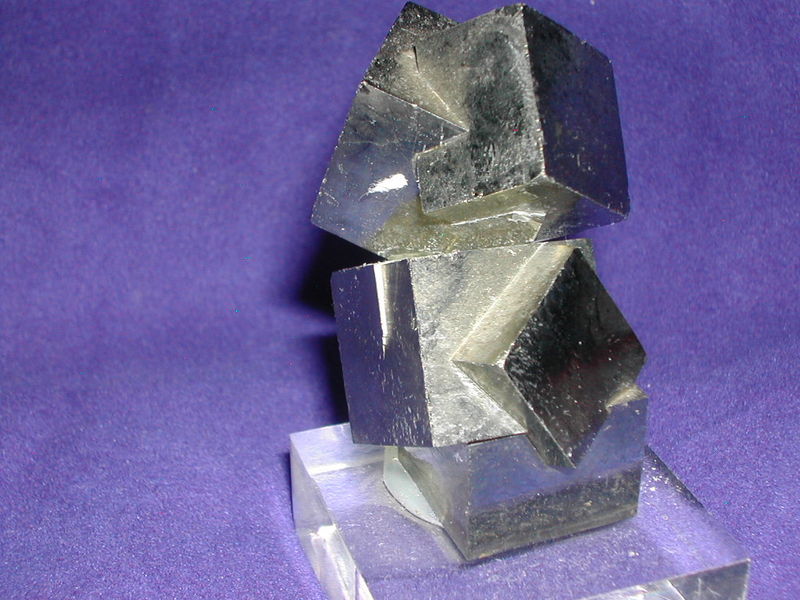 twinned pyrite.JPG