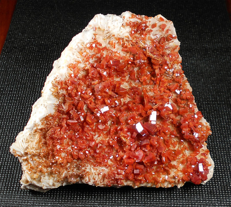 VANADINITE MIBLADEN LARGE 1N.jpg