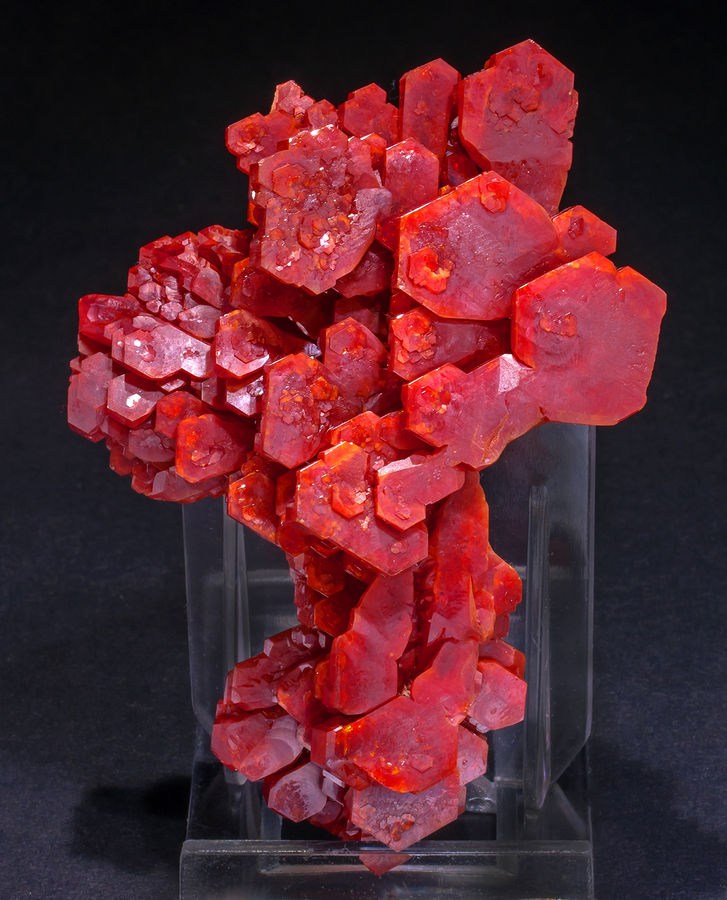 Vanadinite-Mibladen_Midelt_Morocco-T.jpg