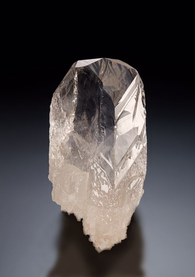 Whewellite-MIM_Museum(1740).jpg