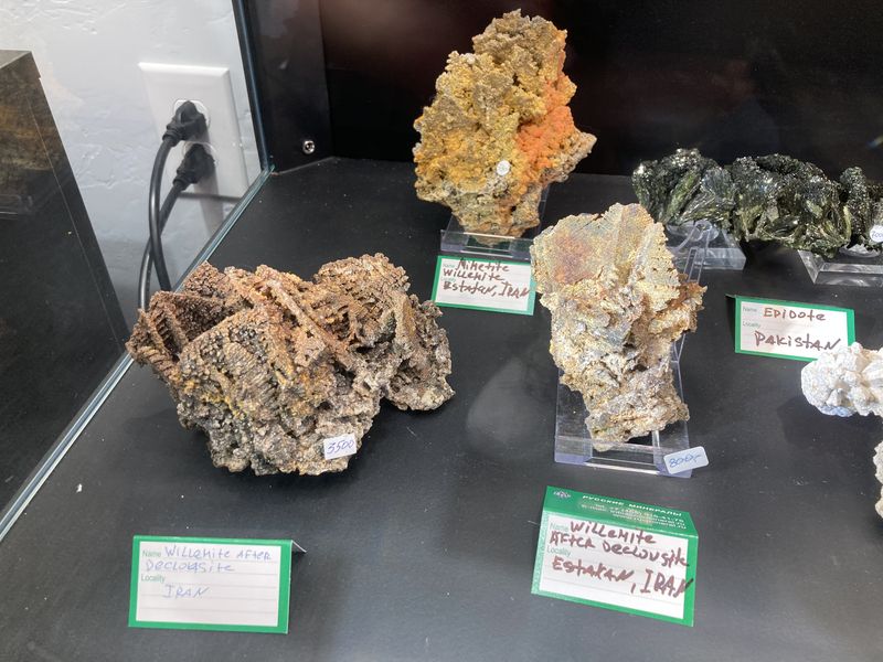 Willemite, Iran (3).JPG