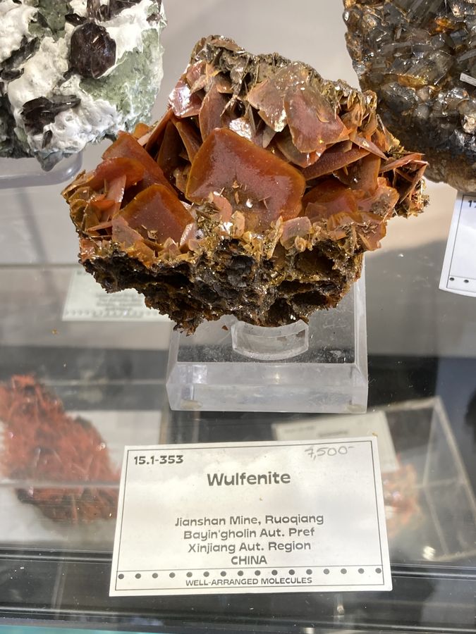 Wulfenite, Jianshan Mine, China.JPG