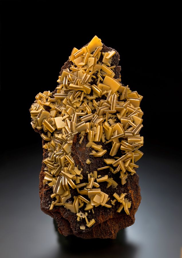 Wulfenite-MIM_Museum(1957).jpg
