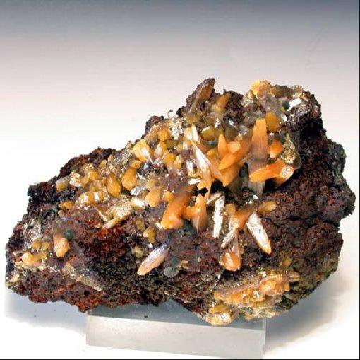 Wulfenite.jpg