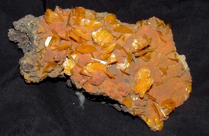 Wulfenite.jpg