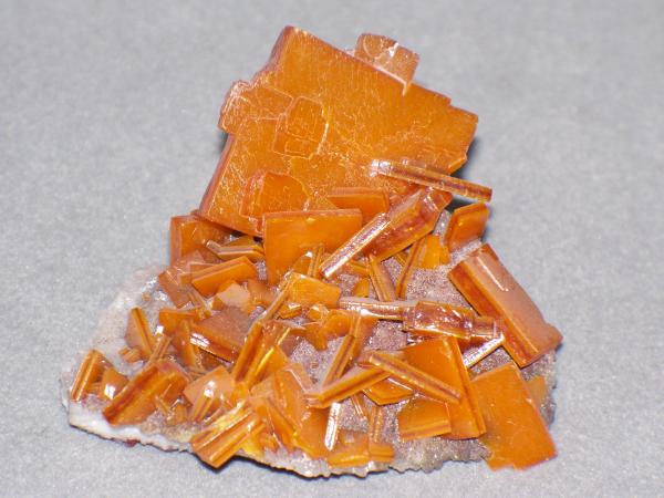 Wulfenite , Los Lamentos 83-1b.JPG