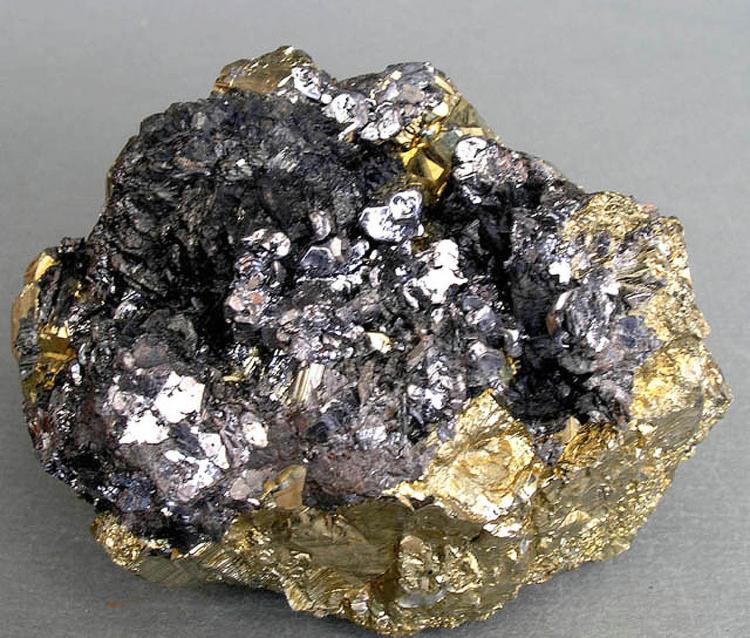 Wurtzite Galena Pyrite 1.jpg